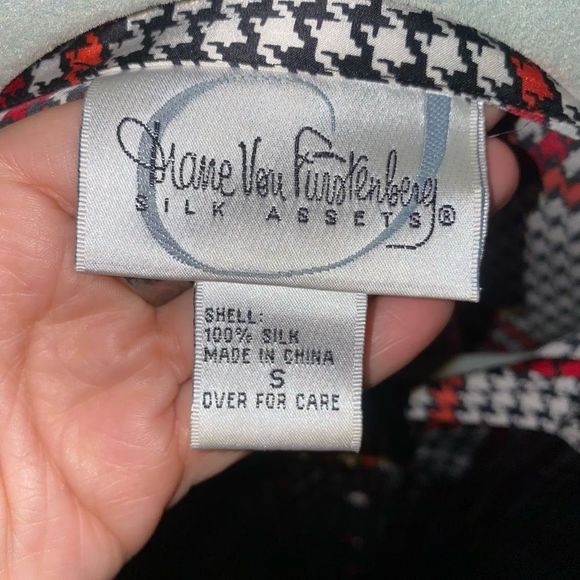 Diane Von Furstenberg Silk Vintage Red Black and White Windowpane Blouse Size Sm - Picture 6 of 8